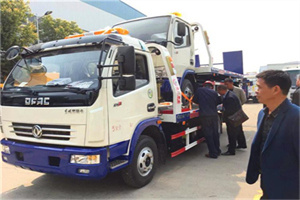 通海汽车道路救援拖车价格